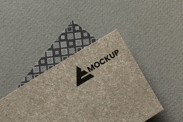 Marchio aziendale sulla disposizione del modello di carta