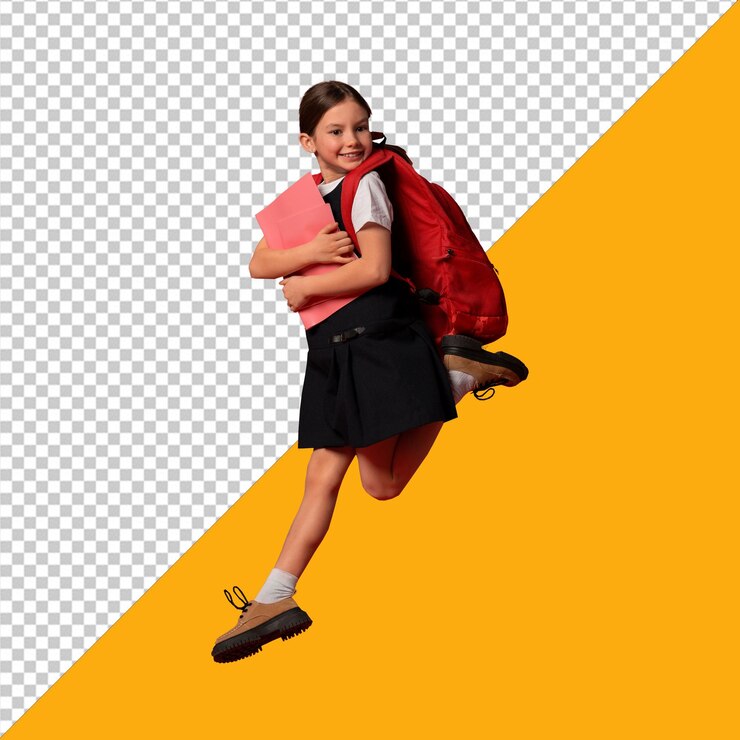 Menina PSD com uma mochila e uma mochila vermelha está pulando fundo amarelo com fundo transparente