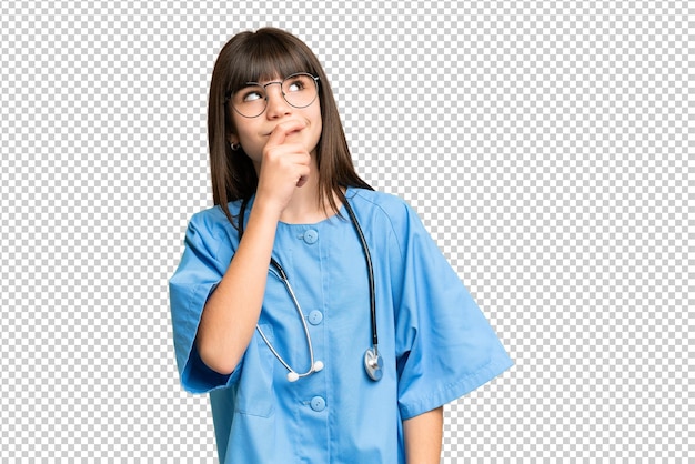 Menina sobre fundo de chave de croma isolado