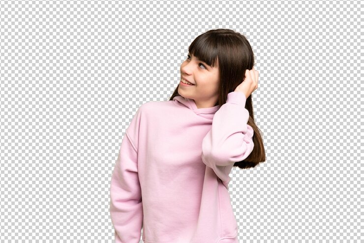 PSD menina sobre isolado verde chroma chave fundo pensando em uma ideia