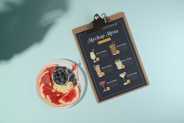 Menu estivo creativo con ingredienti