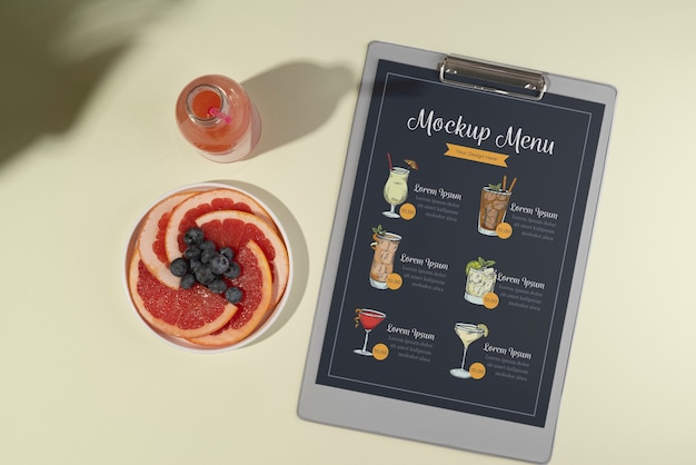 Menu estivo creativo con ingredienti