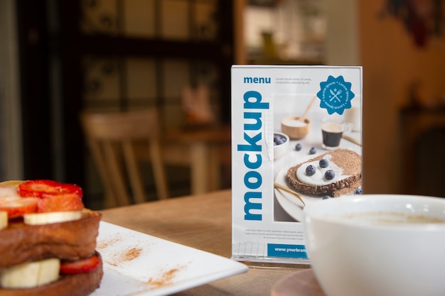Menü-Mockup in einer Cafeteria mit Kopierplatz