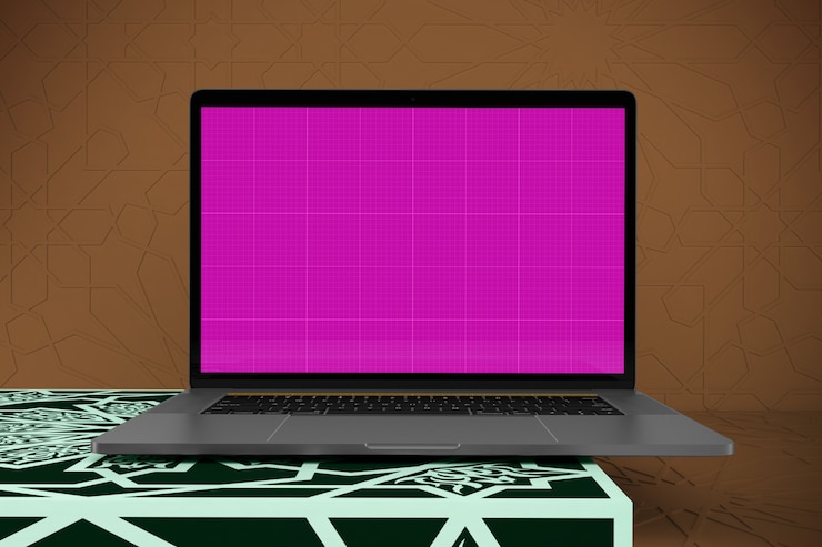 PSD mesa árabe con maqueta para laptop