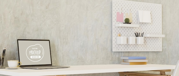 Minimaler Arbeitsplatz mit Laptop, Schreibwaren auf dem Schreibtisch und Regal an der Dachbodenwand, Kopierraum, 3D-Rendering, 3D-Darstellung