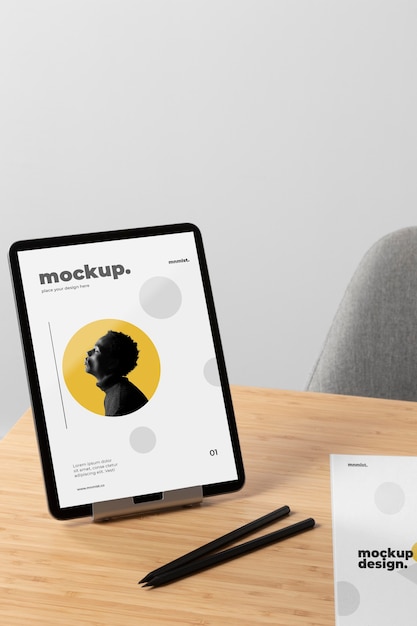 Minimales Desktop-Arbeitsplatz-Mock-up-Design
