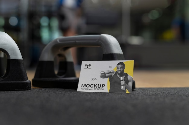 PSD mock-up-design für visitenkarten im fitnessstudio