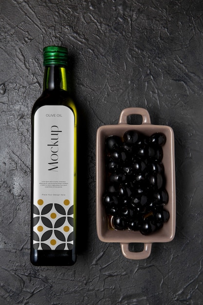 Mock-up di bottiglia di olio d'oliva in vetro