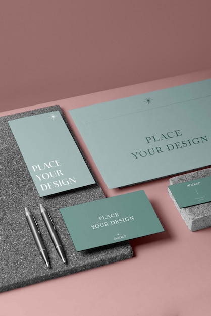 Mock-up di cancelleria in carta con materiale lapideo