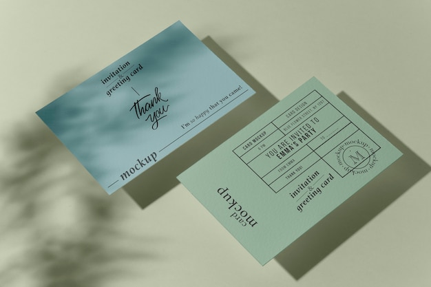 Mock-up di carta di carta isolato con ombra