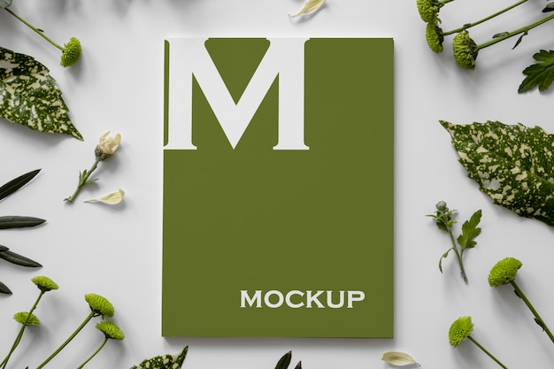 Mock-up di copertina di rivista di natura con disposizione delle foglie