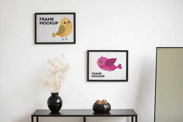 Mock-up di cornice per foto con decorazioni murali e interior design
