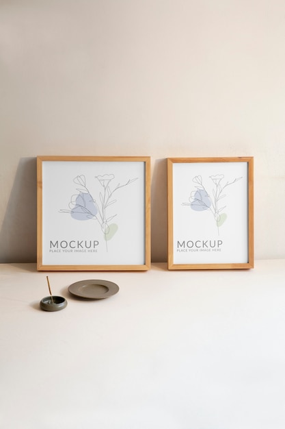 Mock-up di cornici con elementi di arredamento d'interni