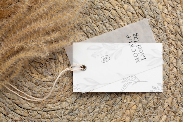 Mock-up di etichetta di abbigliamento con imbottitura in iuta