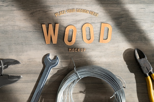 Mock-up di intaglio del legno con strumenti