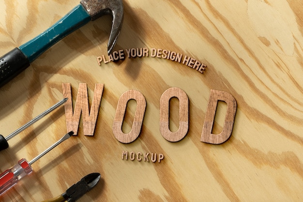 Mock-up di intaglio del legno con strumenti