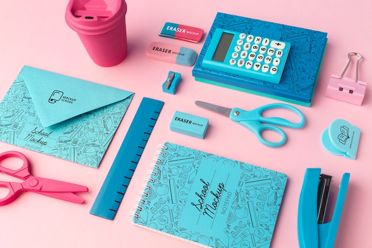 PSD mock-up di raccolta di materiale scolastico ad alto angolo