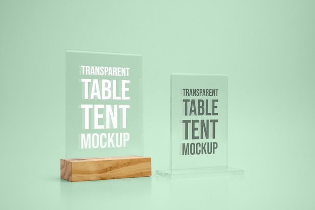 Mock-up di tenda da tavolo in vetro trasparente con base in legno