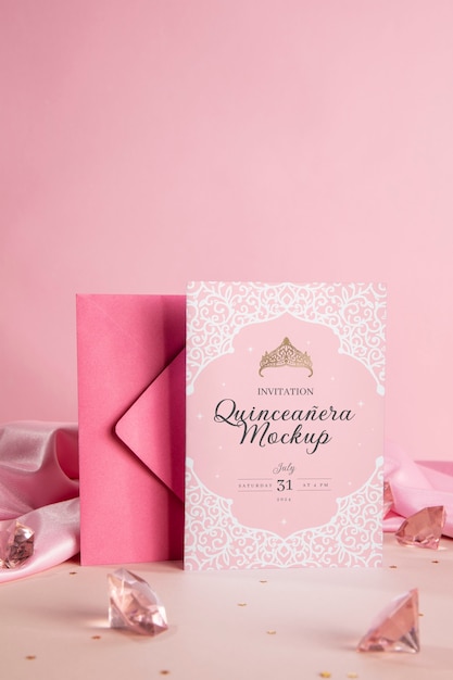 PSD la mock-up de l'invitation à la quinceanera