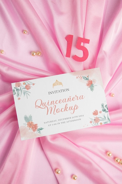 PSD la mock-up de l'invitation à la quinceanera