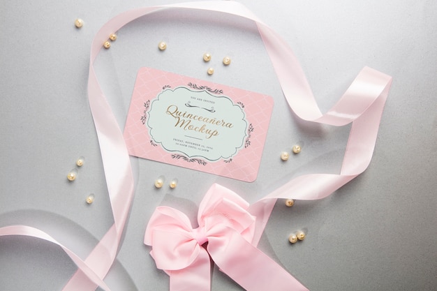 PSD la mock-up de l'invitation à la quinceanera