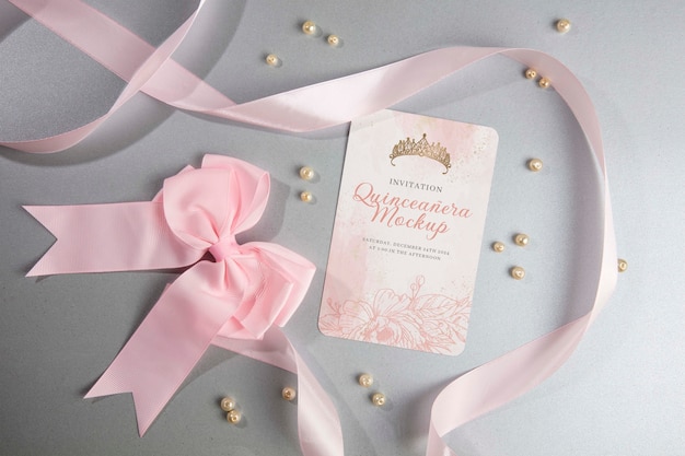 PSD la mock-up de l'invitation à la quinceanera