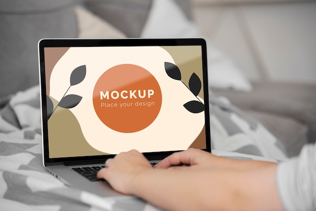 PSD mock up laptop no quarto