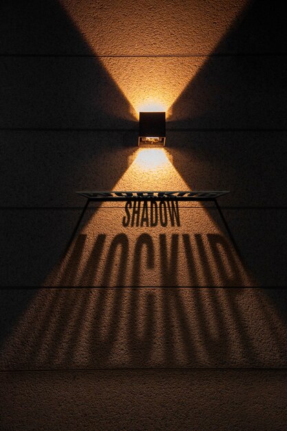 Mock-up de letrero con efecto de luz
