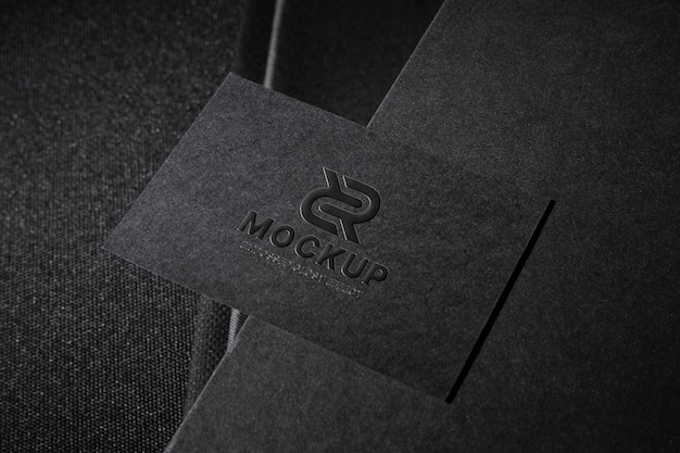 Mock-up per biglietti da visita orizzontali lucidi in rilievo