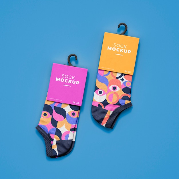 Mock-up per calzini con motivo astratto
