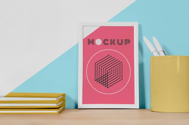 Mock-up-Rahmen auf dem Schreibtisch