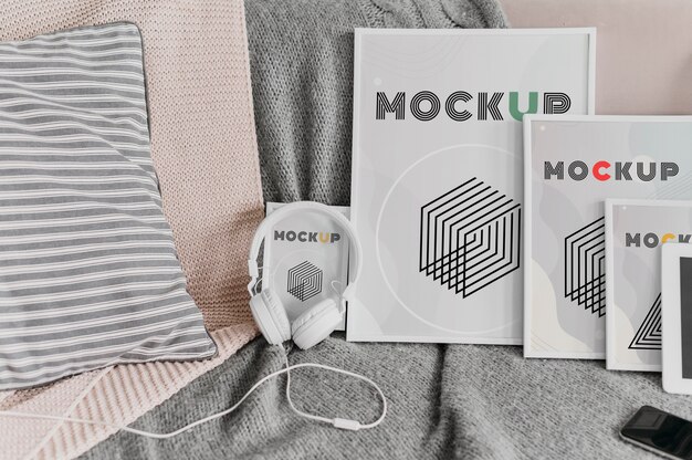 Mock-up-Rahmen auf der Couch