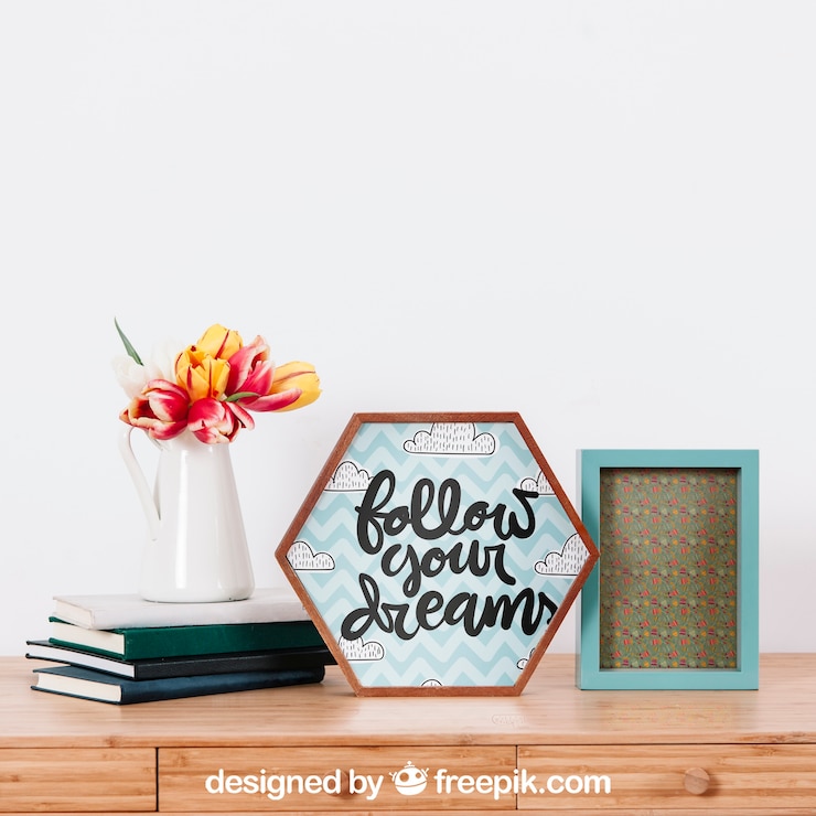 PSD mock-up von zwei frames auf tischplatte