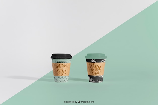 Mock-up von zwei Kaffeetassen