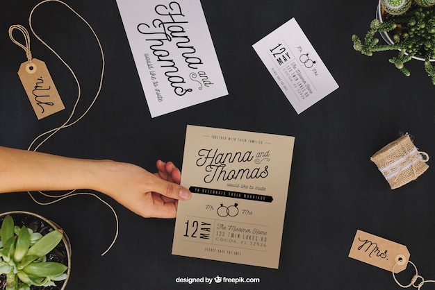 PSD mockup de boda con brazo