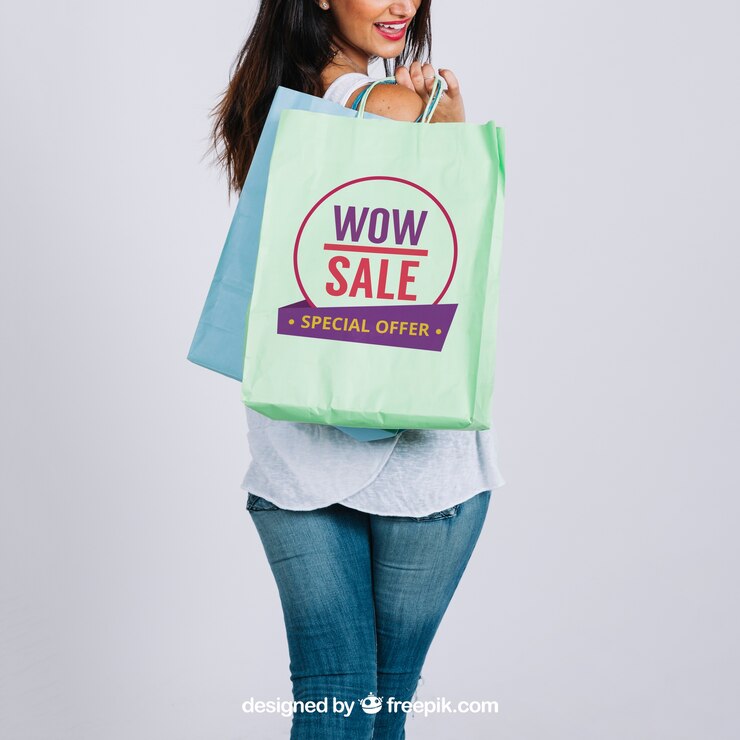 PSD mockup de bolsa de compras con mujer