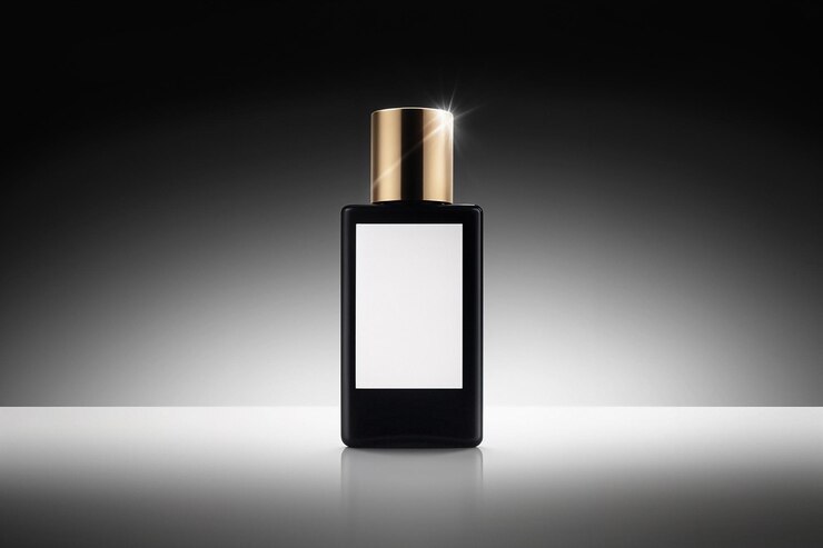 Mockup de una botella de perfume de lujo
