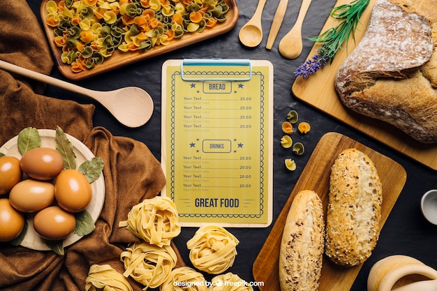 Mockup de carpeta de pinza con diseño de pizza