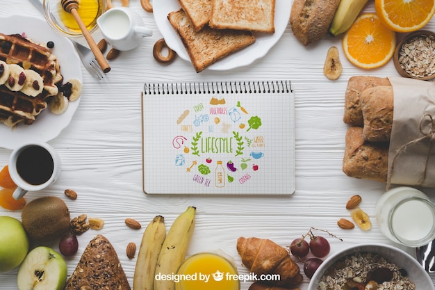 Mockup de comida con libreta