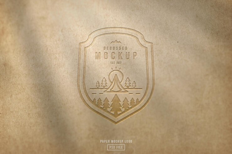 Mockup con logo impresso su sovrapposizione di ombre organiche di carta