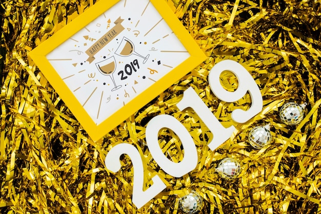 Mockup creativo de feliz año nuevo 2019