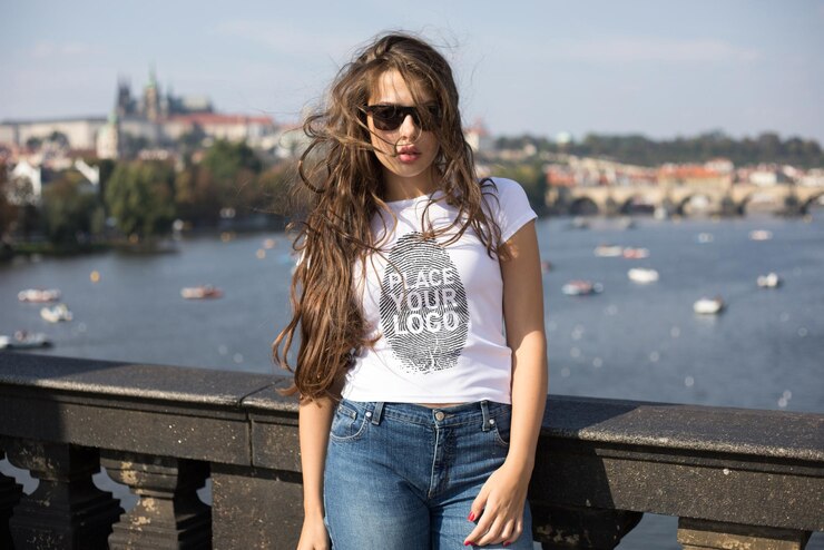 Mockup de Camiseta Feminina