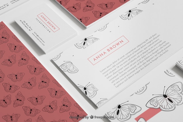 Mockup de papelaria com livro