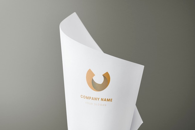 Mockup del logo aziendale disegno psd professionale moderno su carta