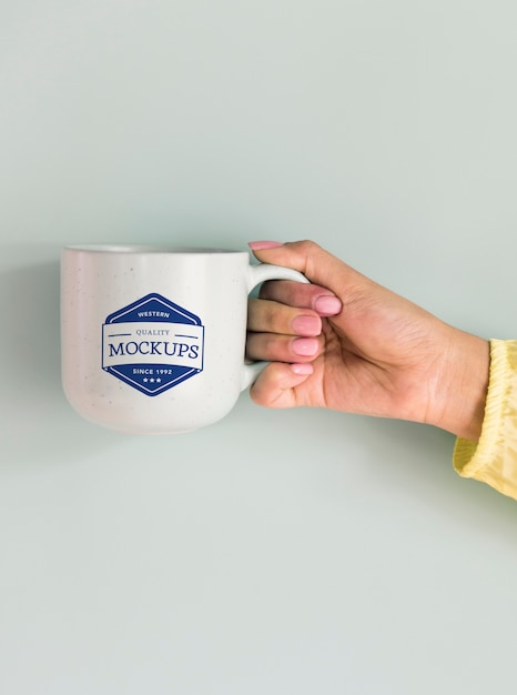 Mockup design space in ceramica cup