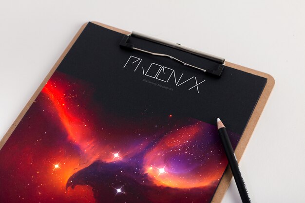 Mockup di appunti con una matita