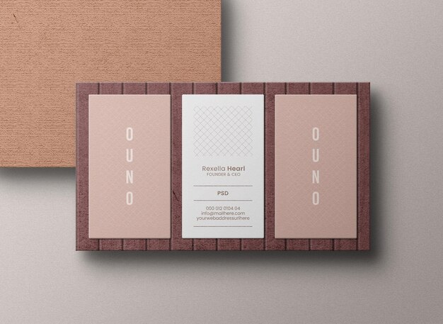 Mockup di biglietto da visita verticale