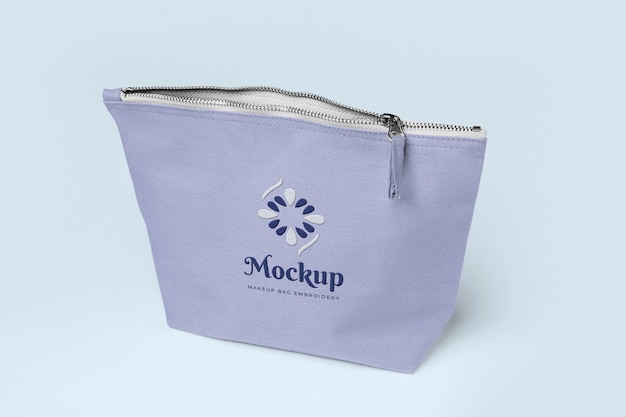 Mockup di borsa per il trucco ricamato