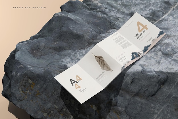 Mockup di brochure a quattro pieghe in formato A4