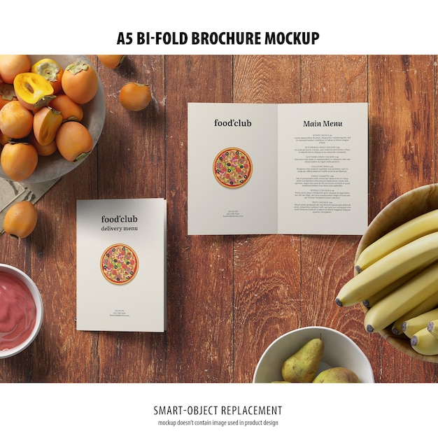 Mockup di brochure ripiegabile in formato A5 verticale